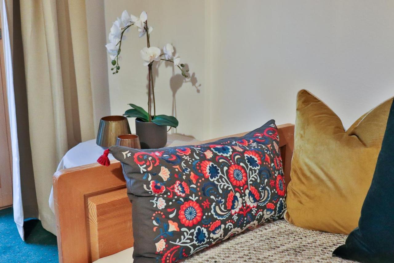 Cafe Schneider Appartments Санкт-Антон-ам-Арльберг Экстерьер фото